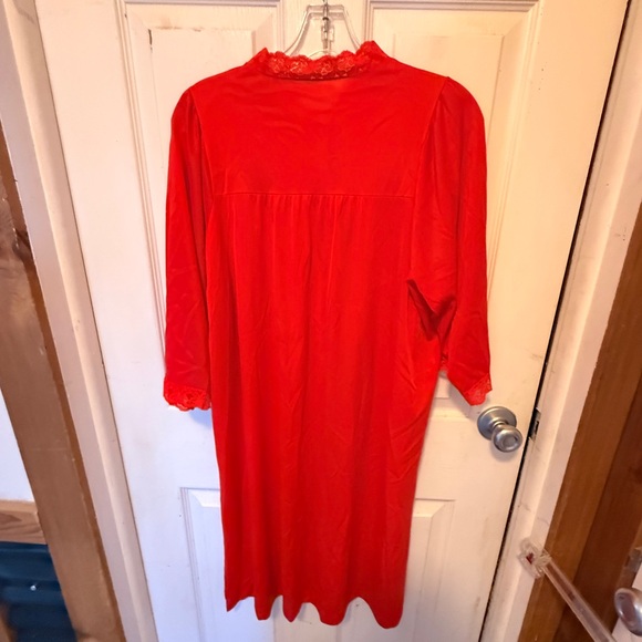 Vintage Red Nylon Robe - Picture 5 of 5